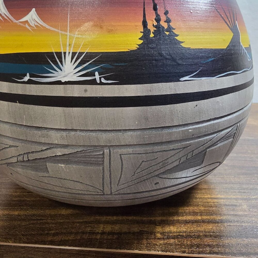 Dineh Navajo Native American Etched Ceramic Vase 9.5x8" Sunset Mountains Signed - Picture 9 of 15